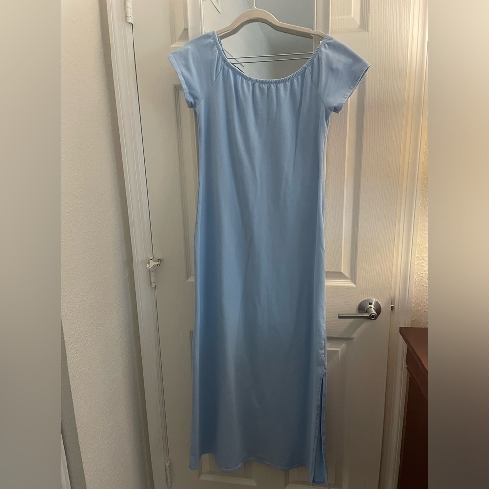 NWOT Boston Proper short sleeve long dress. Sz M with side slit
